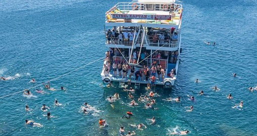 Bursa Çıkışlı Günübirlik Ayvalık Tekne Turu (3 Koyda Yüzme Molası)