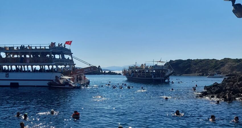Bursa Çıkışlı Günübirlik Ayvalık Tekne Turu (3 Koyda Yüzme Molası)
